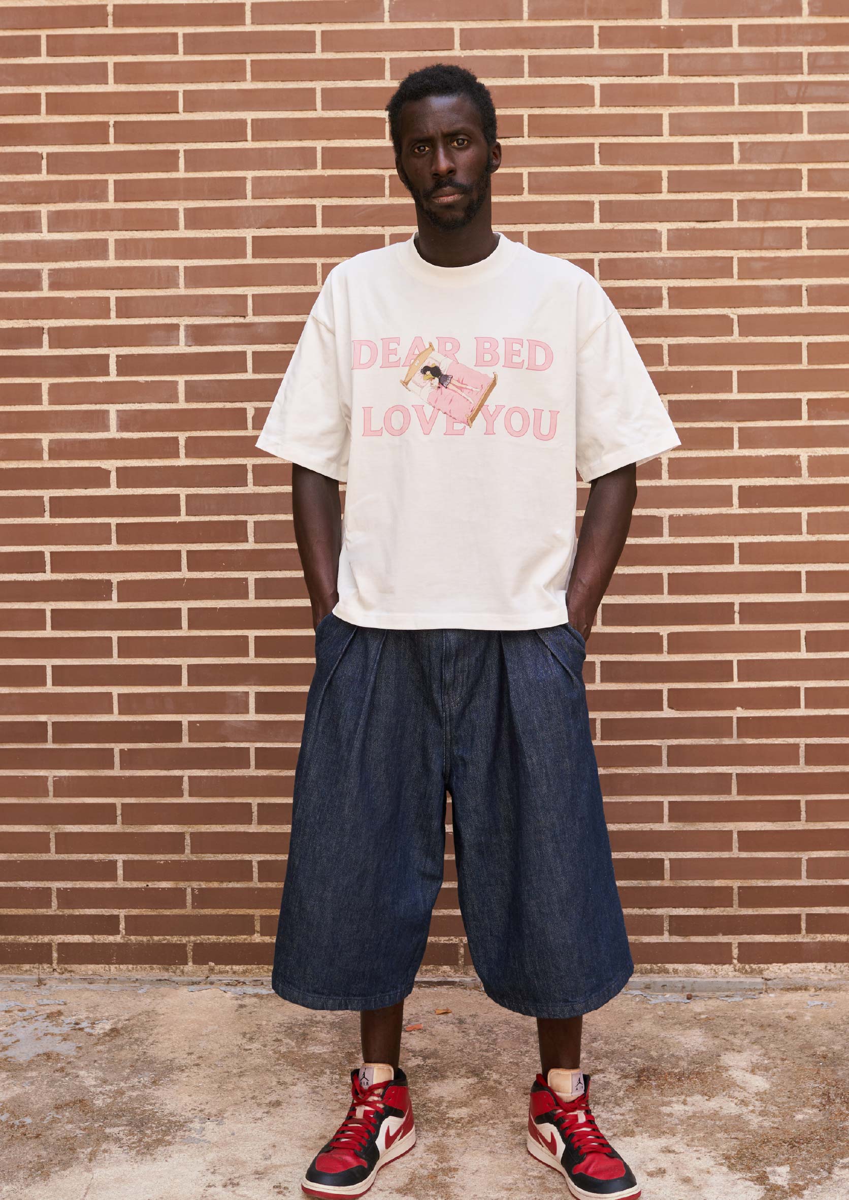 "Dear Bed" Cropped Loose Tee