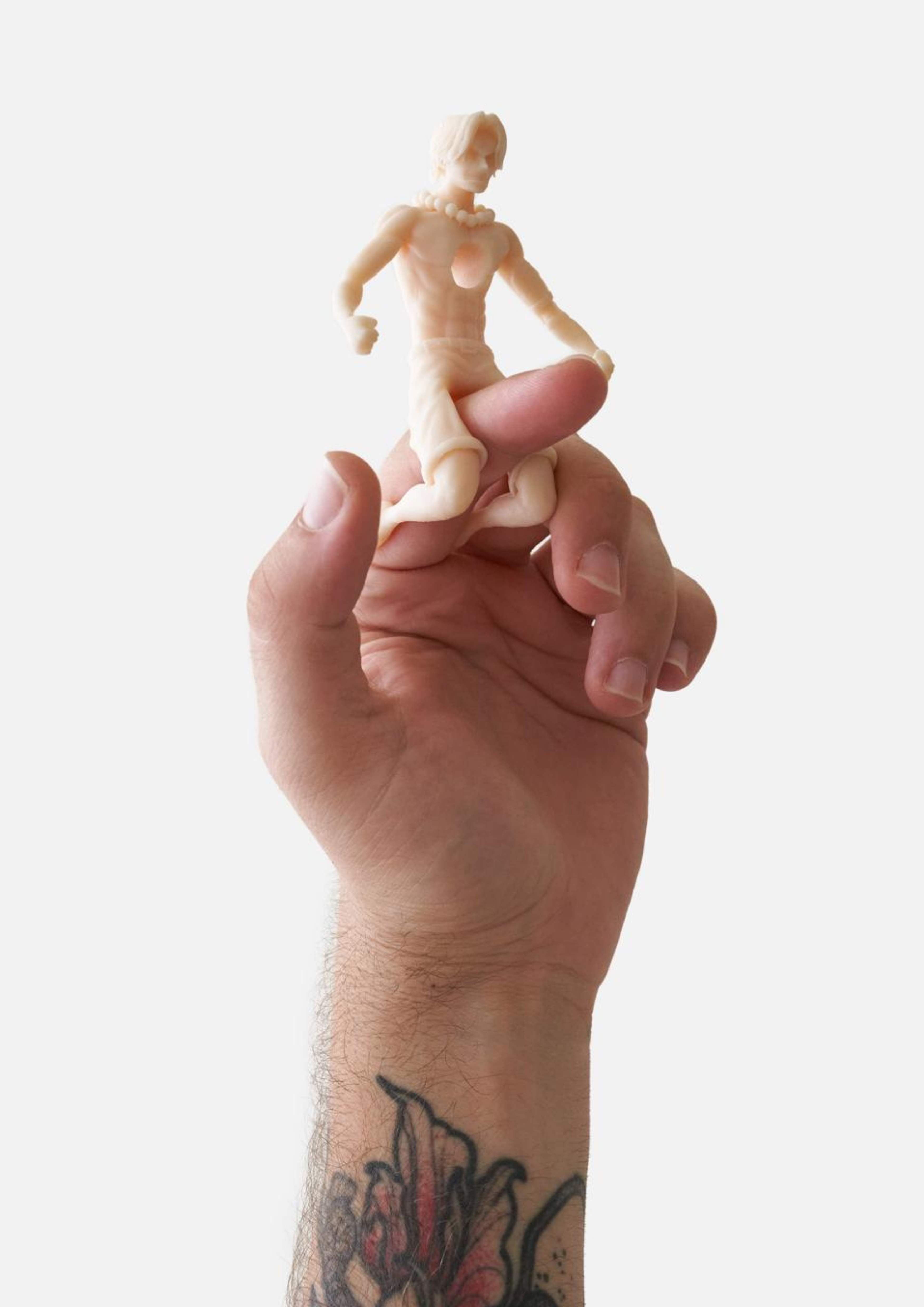 FIRE FIST CIGARETTE HOLDER